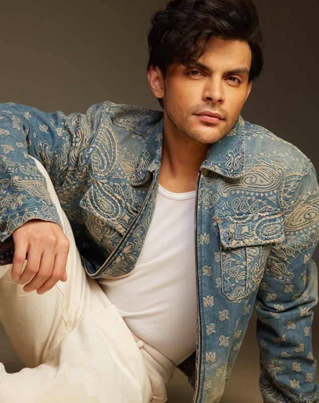 Who is Veer Pahariya