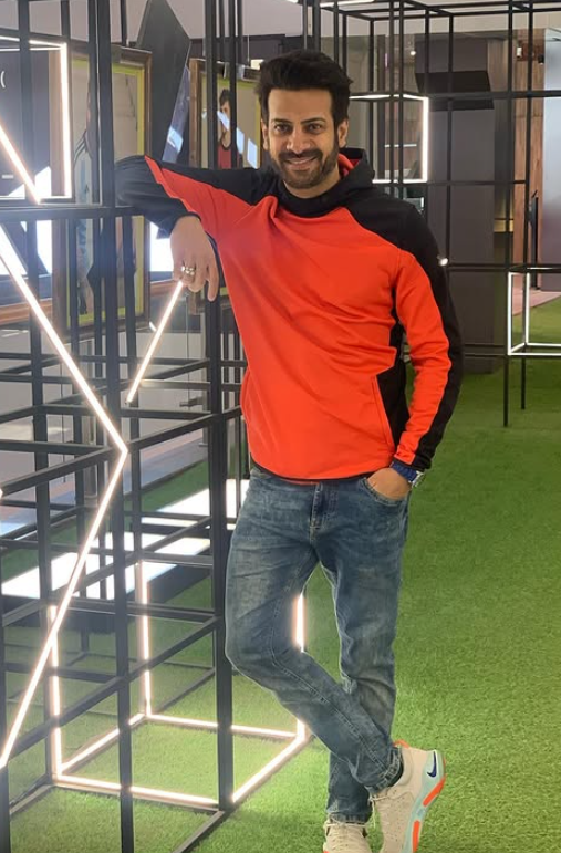 Who is Karan Veer Mehra